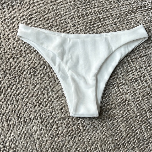 Zaful womens ribbed M white bikini bottoms - Picture 1 of 1
